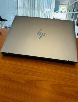 HP Zbook Firefly G10 Mobile Workstation i7 13th 16GB RAM 256GB SSD 14”