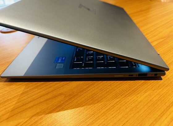 HP ZBoook Firefly 16 inch G9 Mobile Workstation PC Revestimento Metálico  Limpinho Como Novo  Intel Core I5-1235U  1.30GHZ (12 CPUS) 12TH Gen( Décima