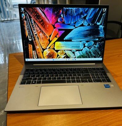 HP ZBoook Firefly 16 inch G9 Mobile Workstation PC Revestimento Metálico  Limpinho Como Novo  Intel Core I5-1235U  1.30GHZ (12 CPUS) 12TH Gen( Décima