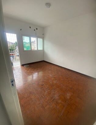 VENDE T2 NA MALHANGALENE