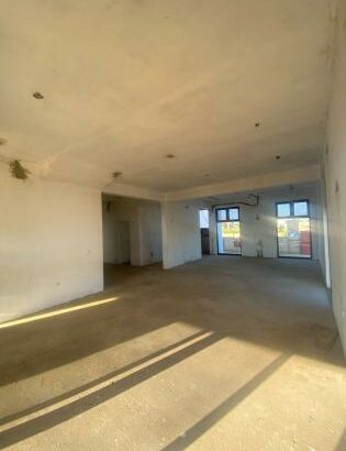 VENDE SE T4 COM 4 QUARTOS SUITES/MAPULENE