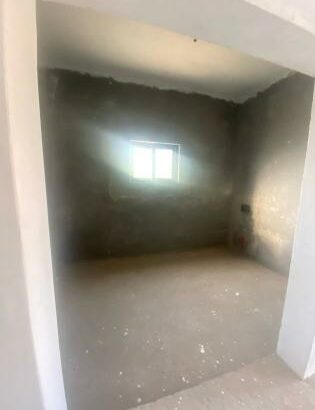 VENDE SE T4 COM 4 QUARTOS SUITES/MAPULENE