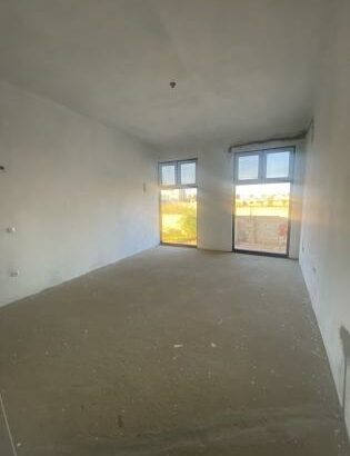 VENDE SE T4 COM 4 QUARTOS SUITES/MAPULENE