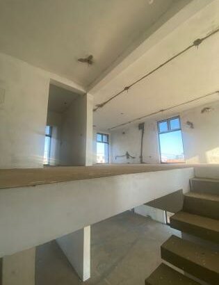 VENDE SE T4 COM 4 QUARTOS SUITES/MAPULENE