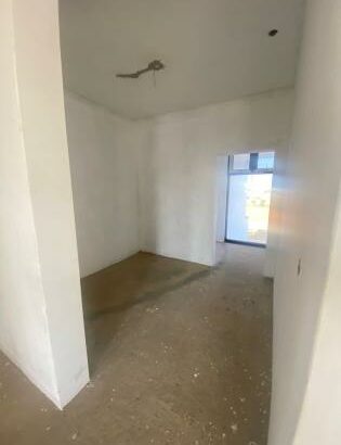 VENDE SE T4 COM 4 QUARTOS SUITES/MAPULENE
