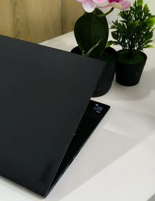 Lenovo Thinkpad  X1 Carbon Gen 9 Intel e o VPRO i7 11th 16GB RAM 512GB SSD
