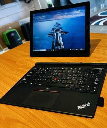 Lenovo ThinkPad X1 Tablet Gen 2 Desmontável 2-in-1 Touchscreen , intel Core i5-7y57 1.20 GHZ 1.60GHZ , 8 GB DDR4 SDRAM,256 GB SSD NVME , 13.3Polegadas