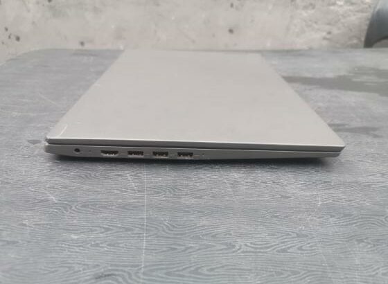 Lenovo V15 i5 10th 8GB RAM 256GB SSD