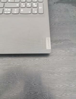 Lenovo V15 i5 10th 8GB RAM 256GB SSD