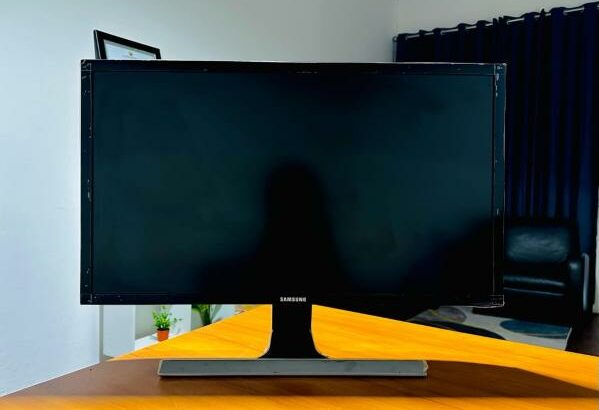 Monitor Samsung 28” UHD 4K