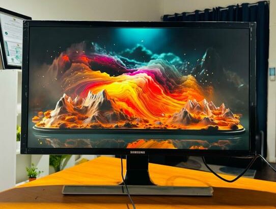 Monitor Samsung 28” UHD 4K