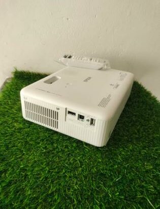 Projector Epson CO-WX02 3000 Lumens