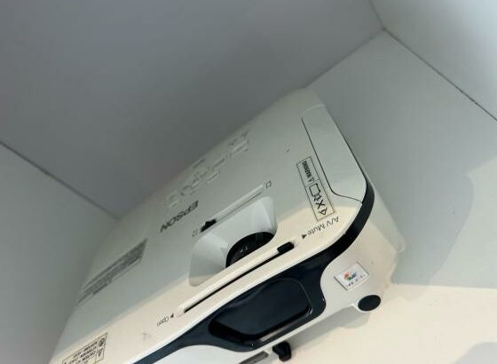 Projetor Epson EB-S31 2800 Lumens