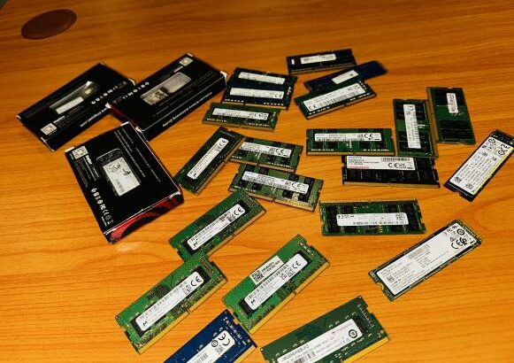 ✅SSD SATA 2.5  Marca Crucial 1TB Preço:5.500.00MT ✅(02)SSD 128 GB NVME PREÇO: 1.400.00MT ✅(03)Memória RAM 16 GB DDR4 SDRAM  4.500.00MT  ✅(05)Memória 0