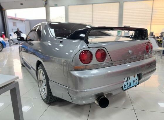 NISSAN SKYLINE R33 GTST