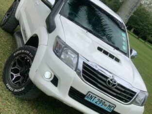 Toyota | Hilux(Legend 45) | 2015 | Recém-importada