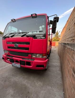 Nissan | UD290 | Manual | 6×4 | 15 Toneladas 🎁