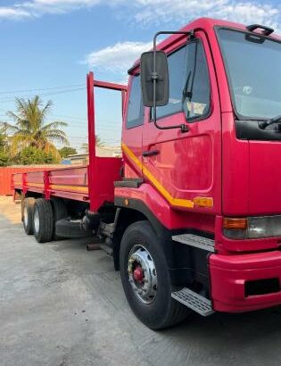 Nissan | UD290 | Manual | 6×4 | 15 Toneladas 🎁