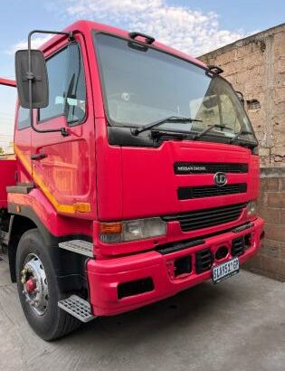 Nissan | UD290 | Manual | 6×4 | 15 Toneladas 🎁