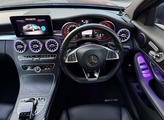 Mercedes-Benz | C220d AMG Package | 2016 | Recém-importado 🎁