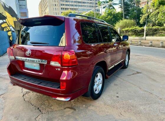 Toyota | Land Cruiser 200 | 2012 | 4.6 | V8 | 4×4 🎁