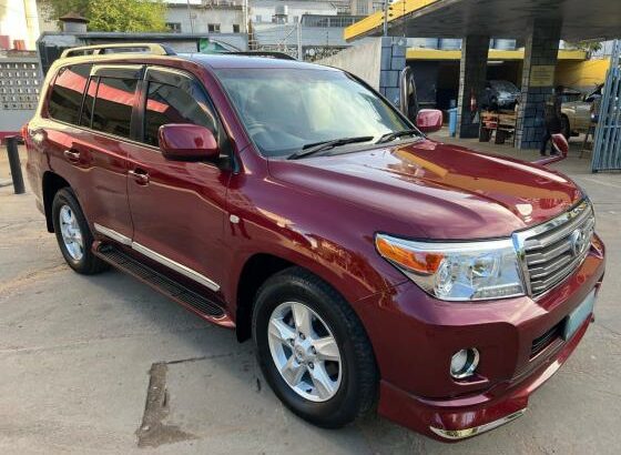 Toyota | Land Cruiser 200 | 2012 | 4.6 | V8 | 4×4 🎁