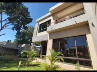 Vende-se excelente Moradia Geminada, tipo3 no bairro da Polana próximo ao Hospital Central