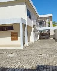 Arrenda-se Luxuosa Moradia, tipo3 no bairro da costa do sol triunfo 2