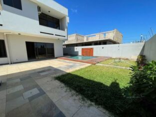 Vende-se Espaçosa e Brutlal Moradia T4+1 independente com piscina e anexo no triunfo próximo ao condomínio lua e mar