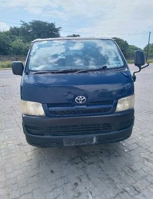 Toyota Hiace Quantum 2006 – Jogo rápido