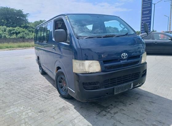 Toyota Hiace Quantum 2006 – Jogo rápido