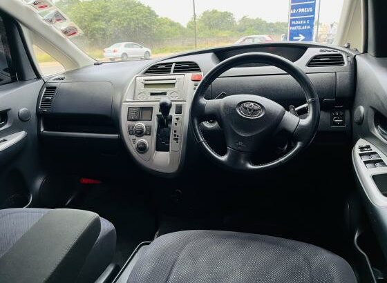 Toyota Ractis 2007 Start button
