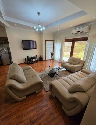Vende-se Propriedade ( Quinta ) na Matola