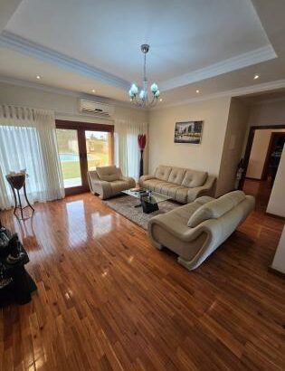 Vende-se Propriedade ( Quinta ) na Matola