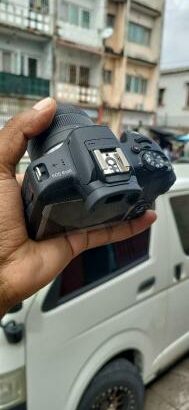 Canon EOS R100