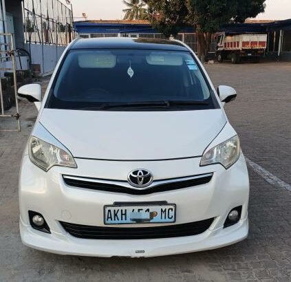Toyota Ractis 2012 Panorâmico AKH•••MC
