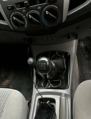 Toyota Hilux com Canopy