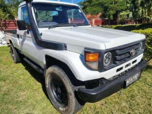 2004 Toyota Landcruiser Pickup HZ