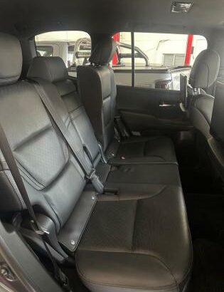 Toyota Land Cruiser VX R 2023