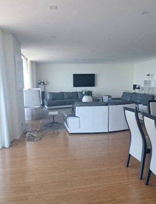 ARRENDA+SE APARTAMENTO T4 CONDOMÍNIO ZEN COM MÓVEIS