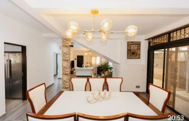VENDE-SE MORADIA T4 NA SOMMERSCHIELD II, ESC. PORTUGUESA.