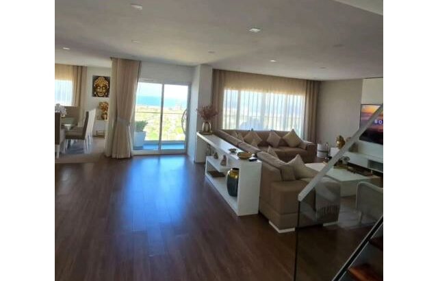 VENDE-SE penthouse T5 no Golf Residence