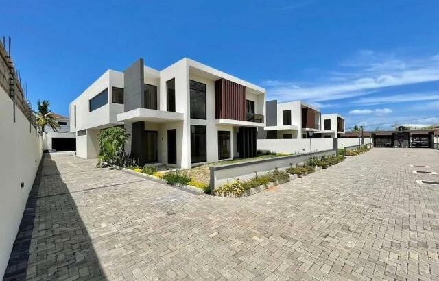 VENDE-SE duplex T4 na Costa do Sol