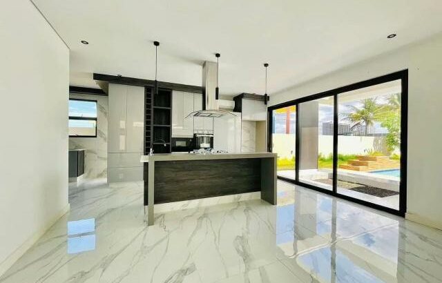 VENDE-SE duplex T4 na Costa do Sol
