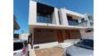 Vende-se moradia T3+1 no Triunfo