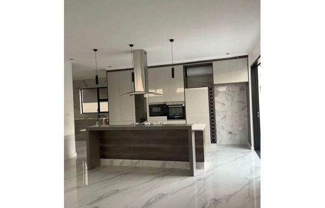 Vende-se dúplex T4 no Triunfo