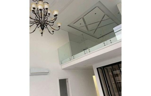 Vende-se dúplex T4 no Triunfo