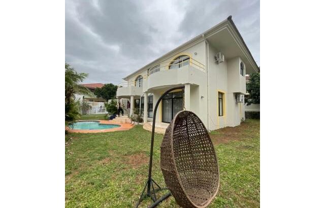 Vende-se moradia T4 na Sommerschield