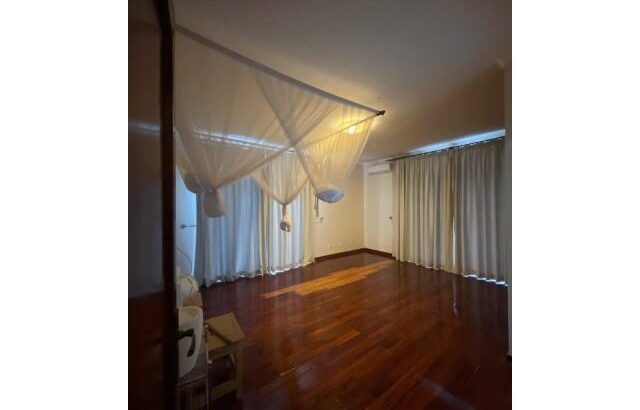 Vende-se moradia T4 na Sommerschield
