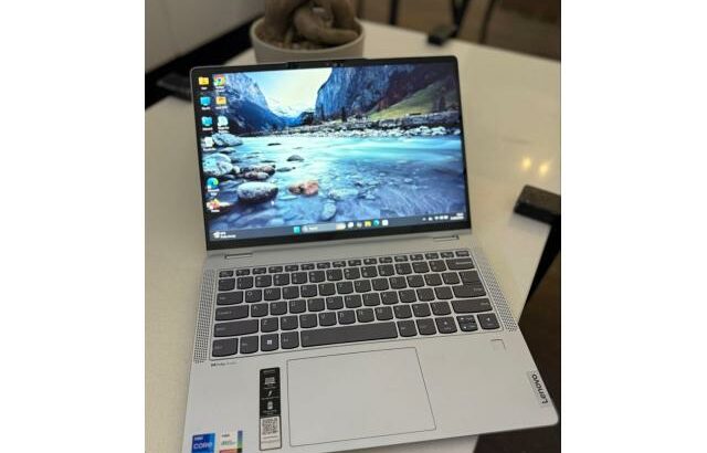 Lenovo Ideapad Flex 5I core i7 12th Gen conversível 360